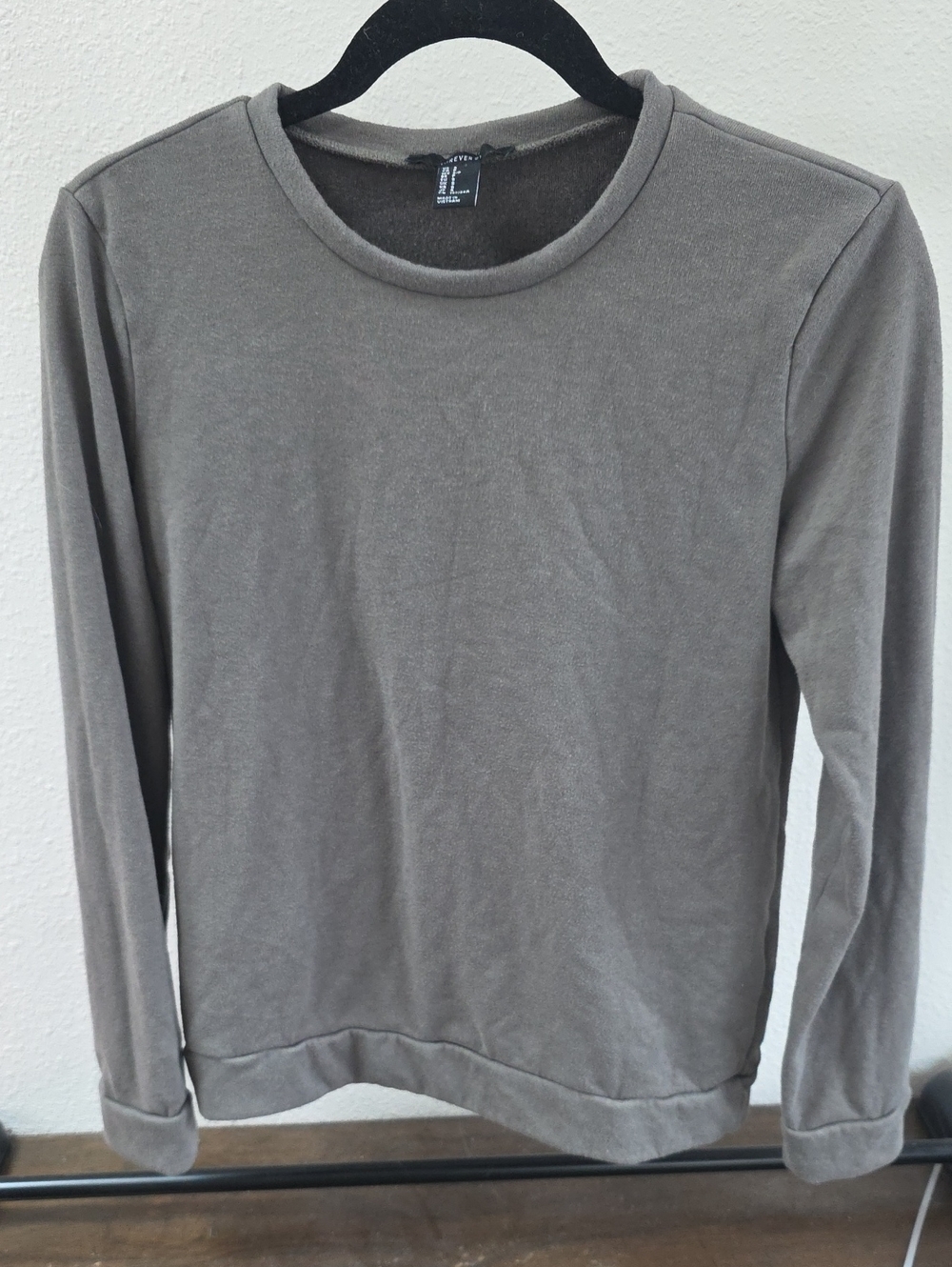 Forever 21 Gray Long Sleeve Sweatshirt